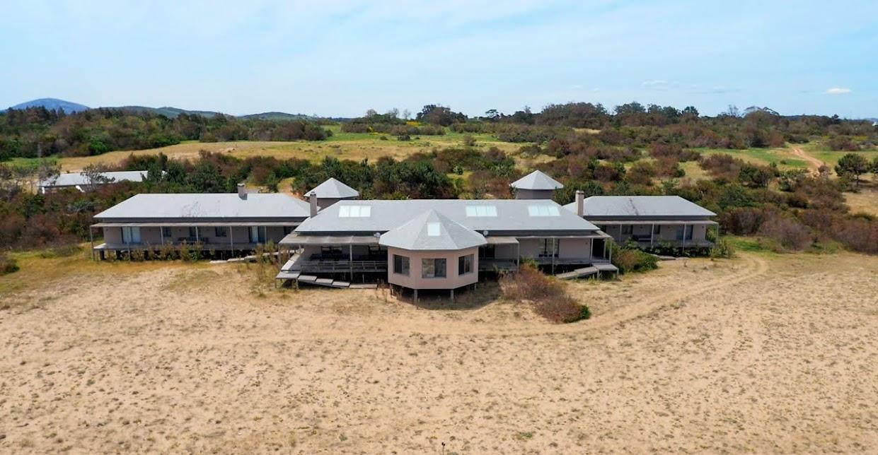 La Carolina — Oceanfront Estate